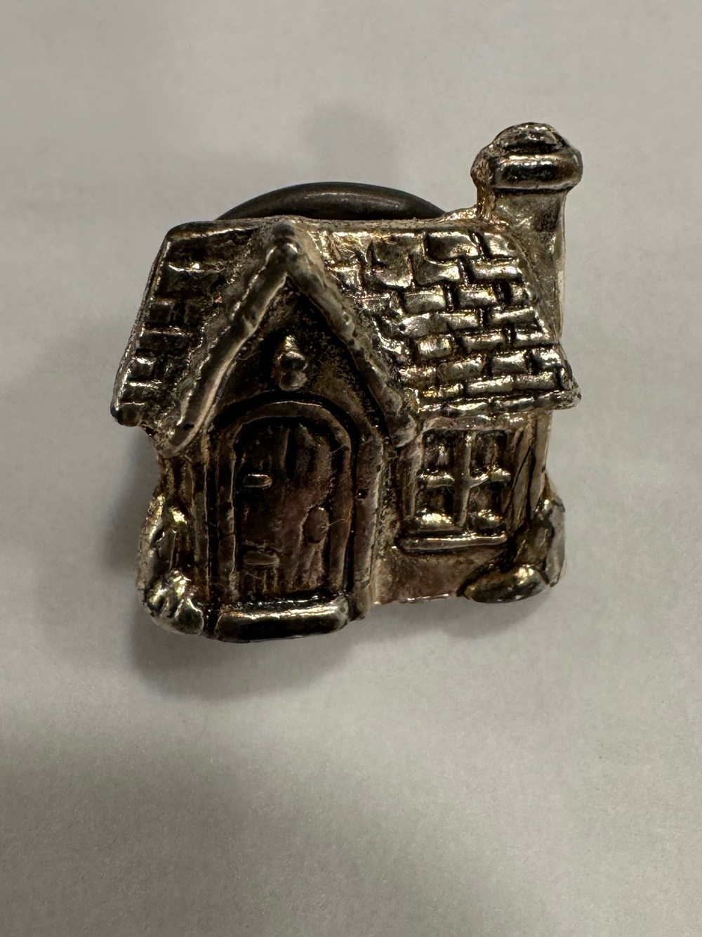 🌷Vintage Tiny Cottage House Lapel Pin